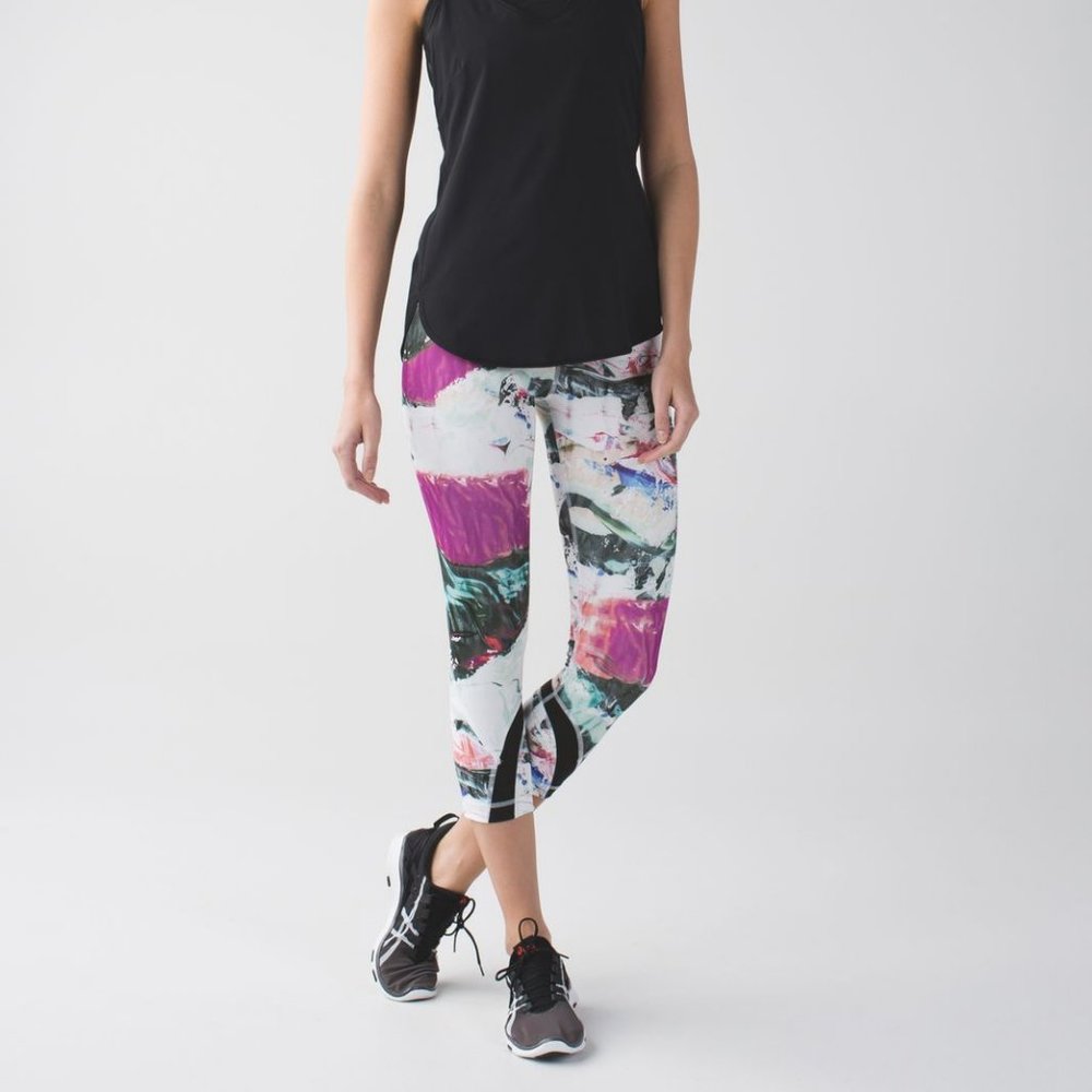 Lululemon Inspire Crop Luxtreme Pigment Wave Multi Black Leggings -SZ 4